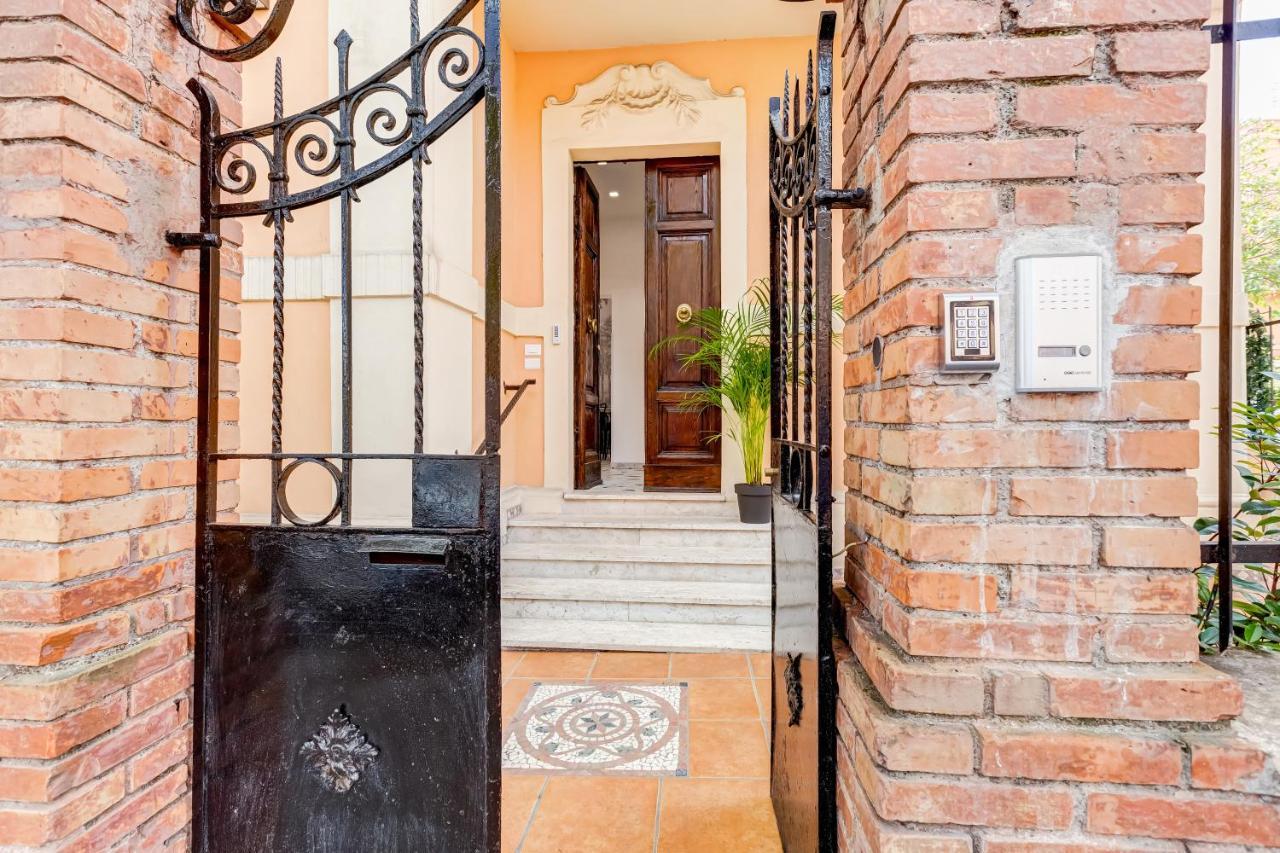 Villa Chiara - A New Luxury Star Is Born In Rome! المظهر الخارجي الصورة